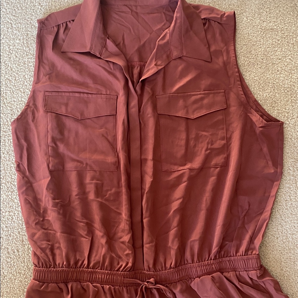 X-LARGE. HALARA SLEEVELESS BUTTON DRAWSTRING ROMPER - Picture 3 of 7
